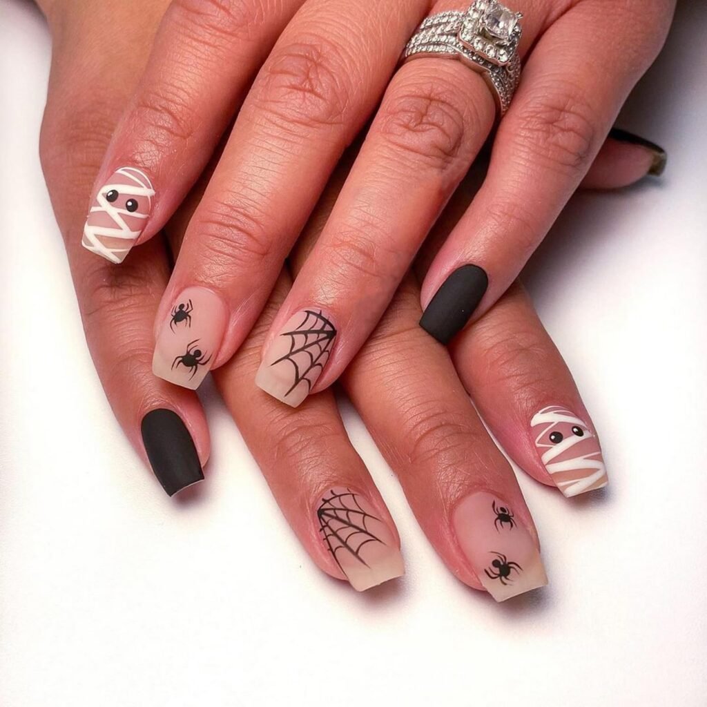Halloween Press On Nails: Spider Web, Spider & Mummy Design Halloween press on nails with spider webs, spiders, mummy and black designs